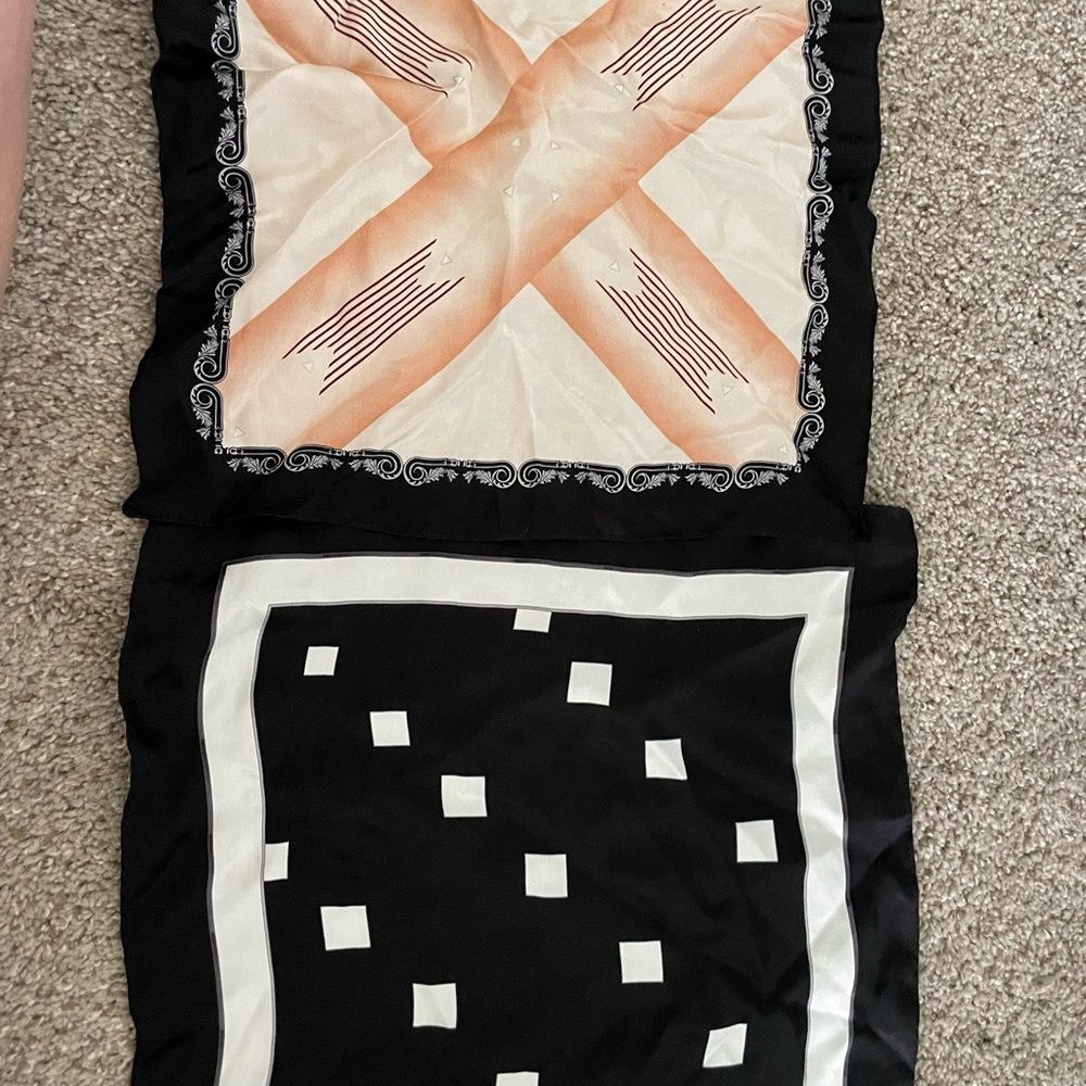 Elegant Black and Cream Scarf Set
